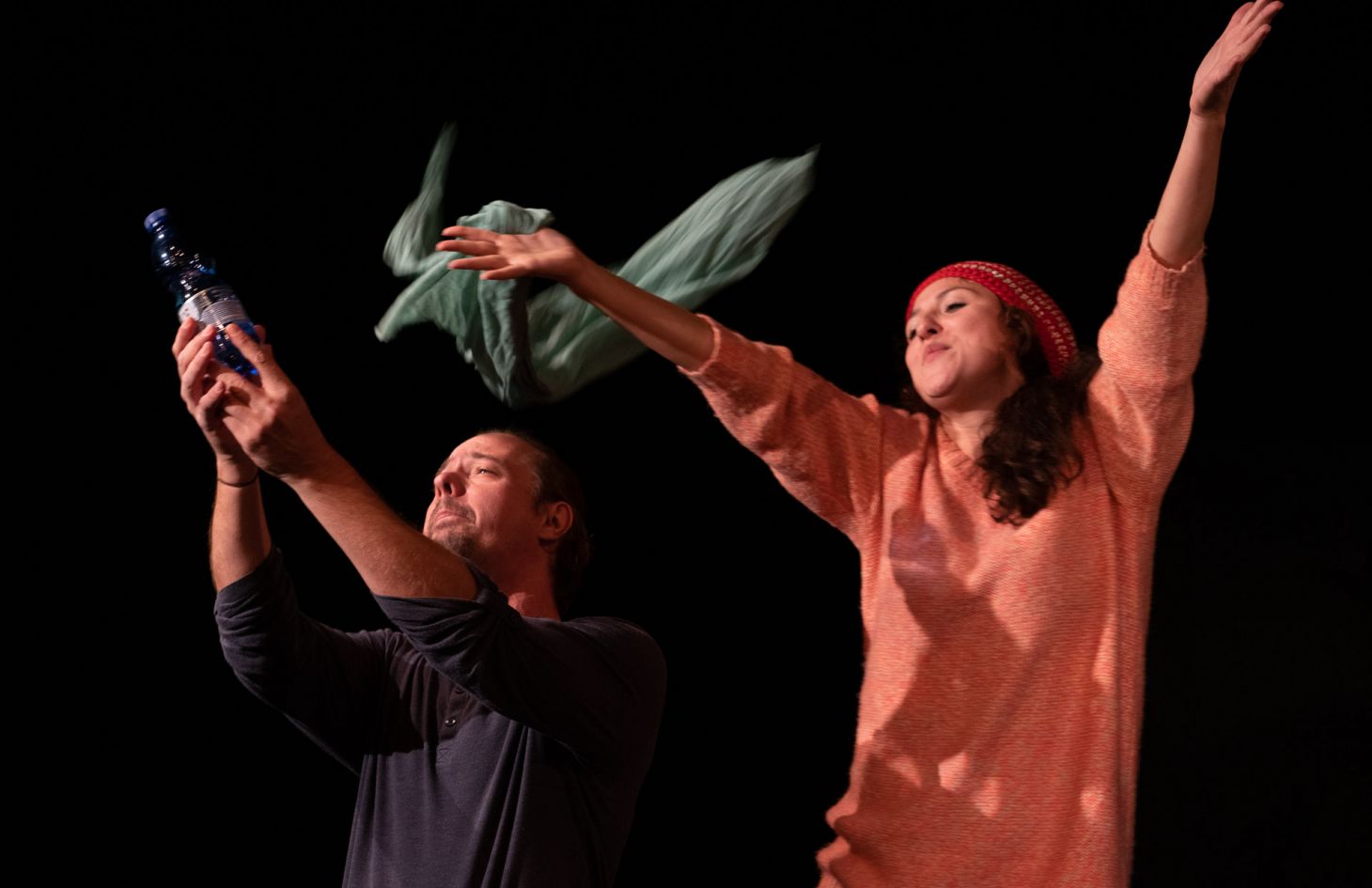 Benefiz - Jeder Rettet Einen Afrikaner von Ingrid Lausund im Wallgraben Theater Freiburg