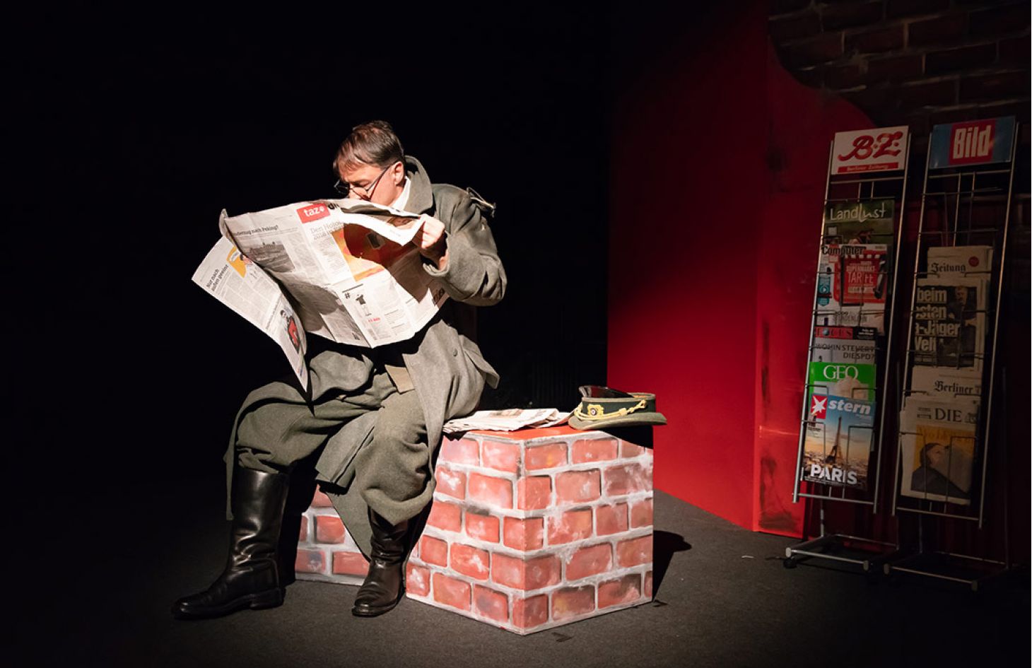 Er ist wieder da - Timur Vermes - Wallgraben Theater Freiburg