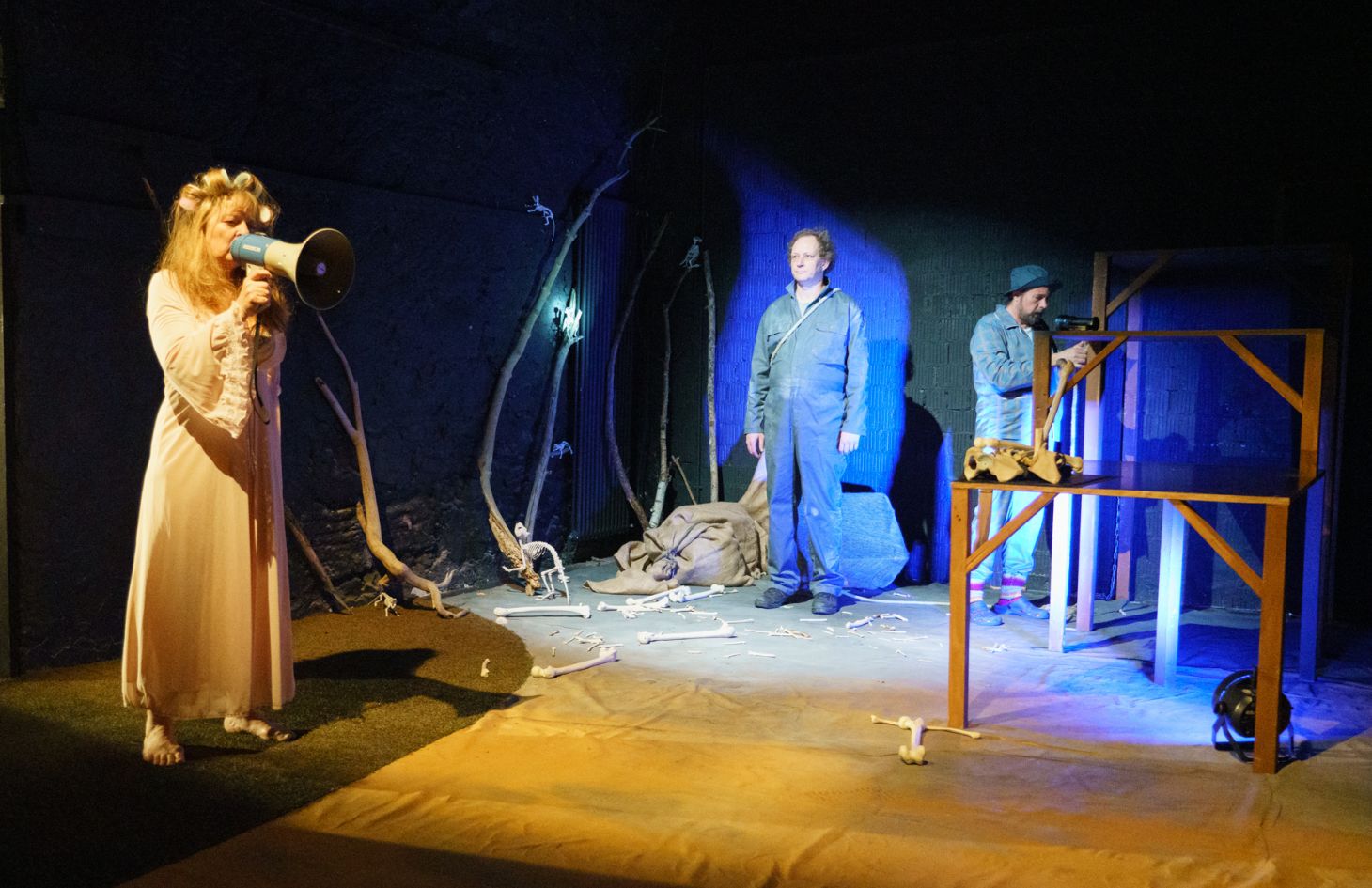 "Etwas Besseres als den Tod finden wir &uuml;berall" von Martin Heckmanns im Wallgraben Theater