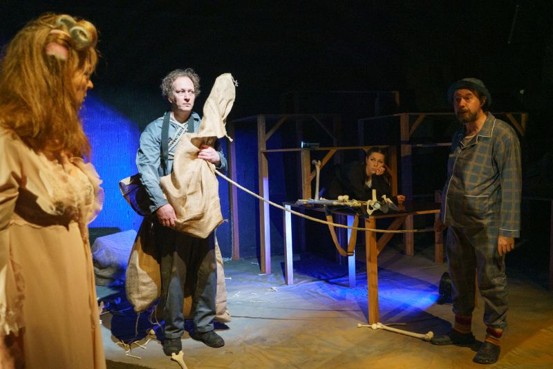 Etwas Besseres als den Tod finden wir &uuml;berall